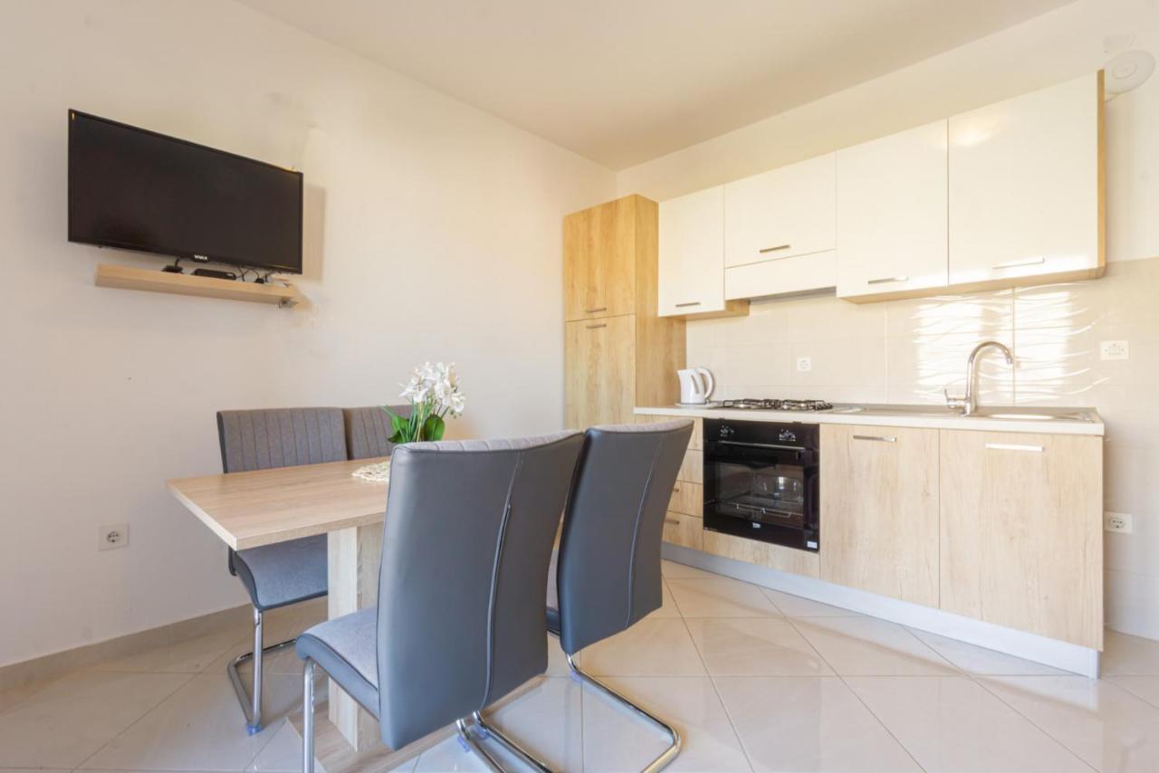 Apartment And Room Bacic Metajna Ngoại thất bức ảnh