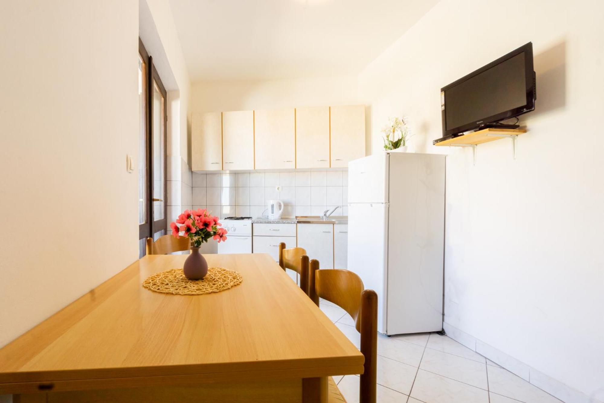 Apartment And Room Bacic Metajna Phòng bức ảnh