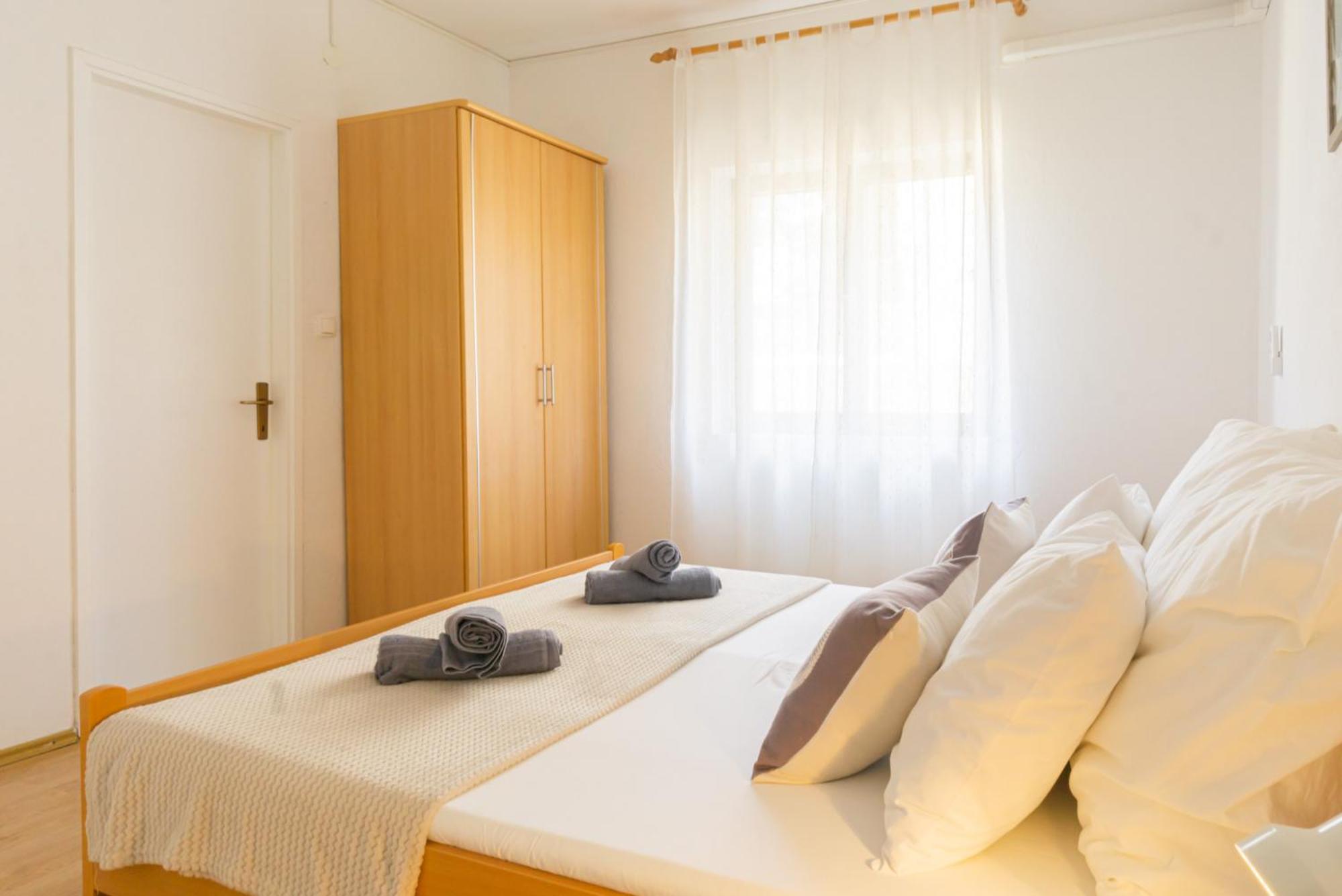 Apartment And Room Bacic Metajna Phòng bức ảnh