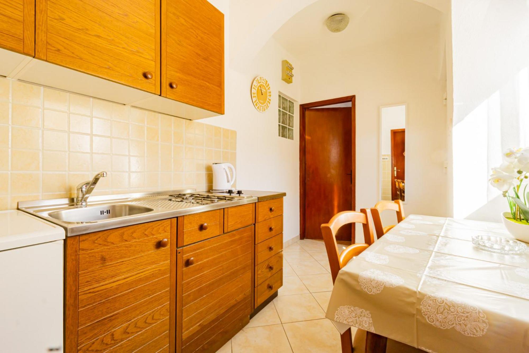 Apartment And Room Bacic Metajna Phòng bức ảnh